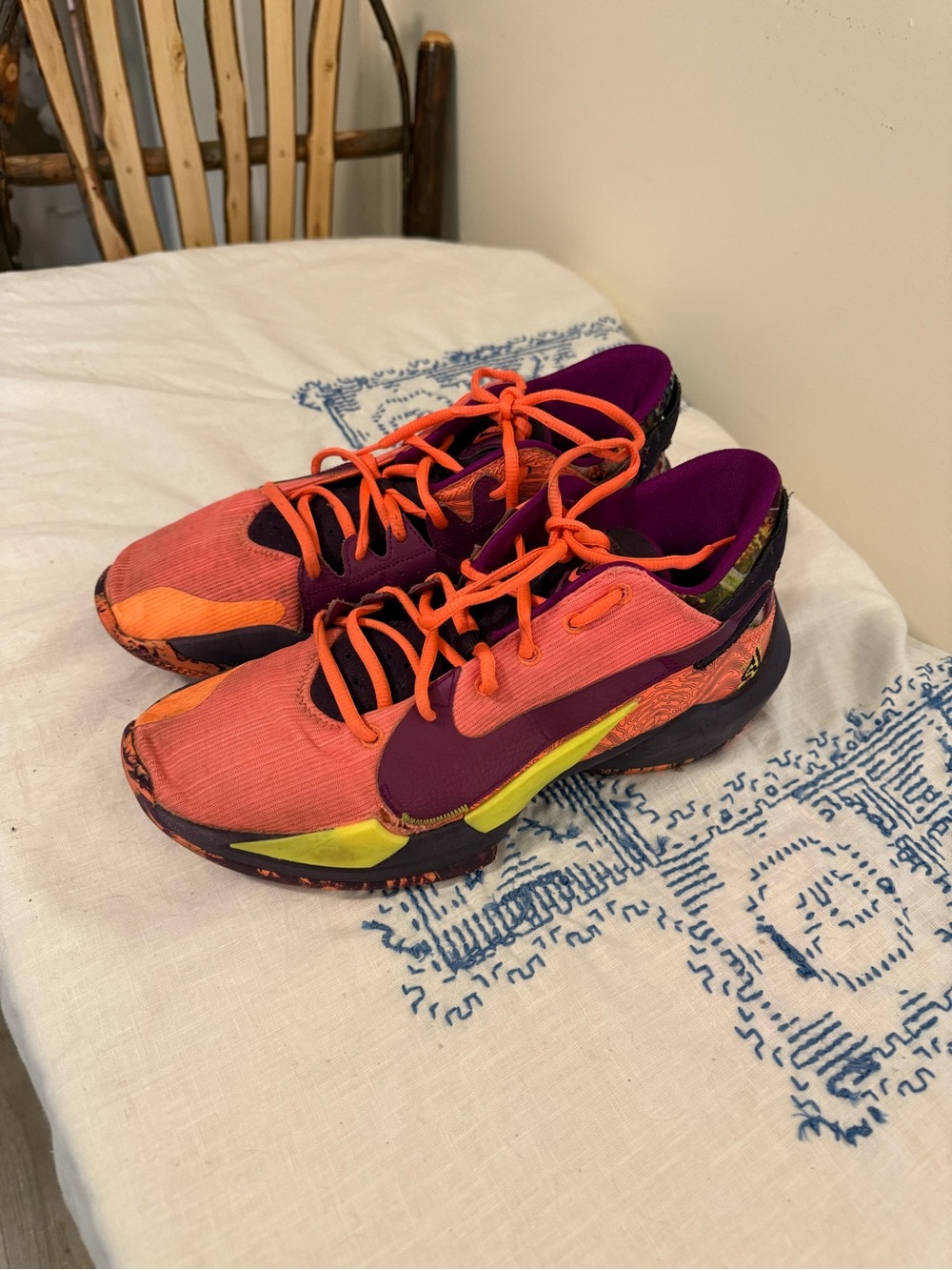 Nike Coral, Purple & Neon Orange Athletic Sneakers mens size 10